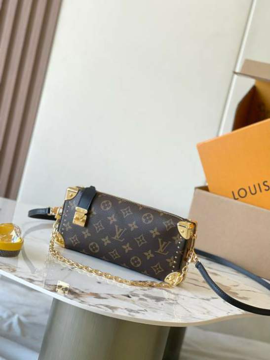 Picture of Louis Vuitton Handbags _SKUfw240128072fw